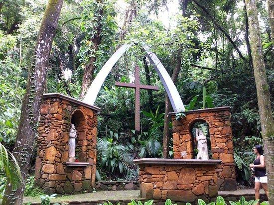 Suites Ambiente Familiar -Prox Do Thermas Águas de São Pedro エクステリア 写真